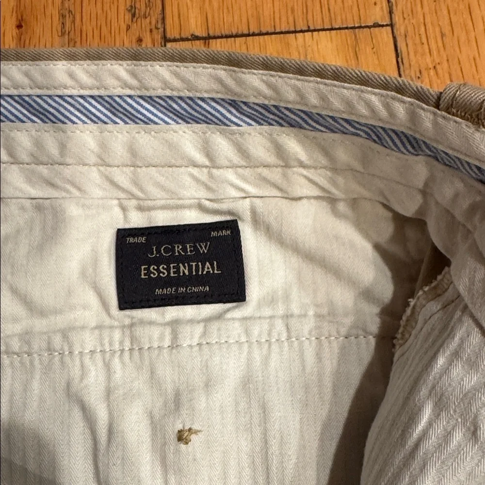 J.Crew Essential | 484 Men’s Khaki Pant | Flat Front | size 34/32